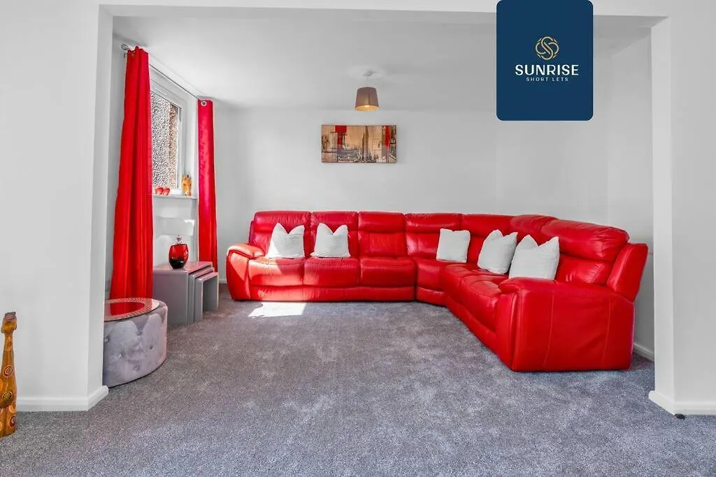 Springhill Townhouse, 3 Bedrooms, 2 Kings, 1 Single, Great Views, Newly Refurbished, Free Parking, Free Wifi, River View, Dock, Eden Views, Price Match Gaurantee By Sunrise Short Lets Dundee United Kingdom