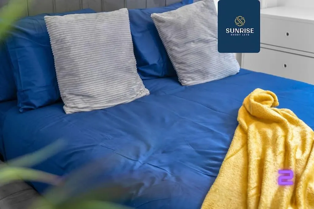 Holiday home Springhill Townhouse, 3 Bedrooms, 2 Kings, 1 Single, Great Views, Newly Refurbished, Free Parking, Free Wifi, River View, Dock, Eden Views, Price Match Gaurantee By Sunrise Short Lets Dundee United Kingdom